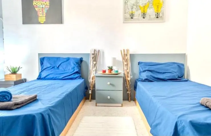 Room 2- Private Room With Balcony Ac Wifi And En Suite Sliema