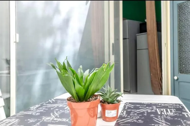 Accommodatie bij particulieren Room 2- Private Room With Balcony Ac Wifi And En Suite