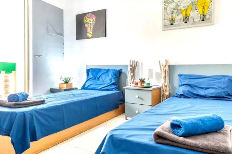 Room 2- Private Room With Balcony Ac Wifi And En Suite 0*, Sliema Malta